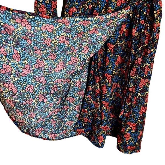 Gap floral print faux wrap dress. Size xs - Picture 8 of 9